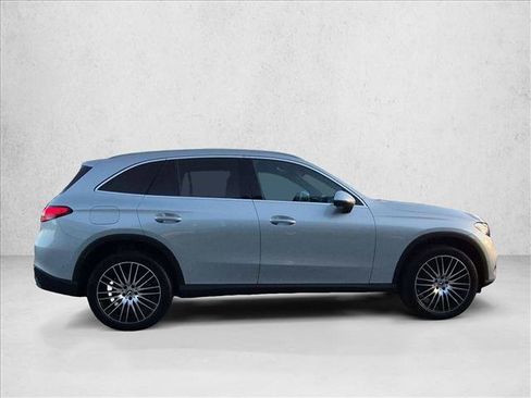 Used 2026 Mercedes-Benz GLC 300 image 4