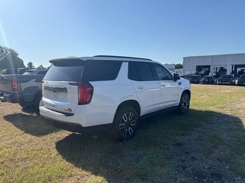 Used 2023 GMC Yukon AT4 w/ AT4 Premium Package AWD/4WD image 4