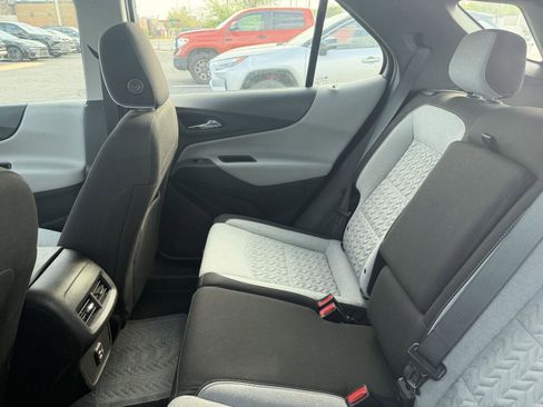 Used 2022 Chevrolet Equinox LS w/ Driver Confidence II Package image 9