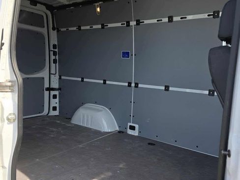Used 2025 Mercedes-Benz Sprinter 2500 image 15