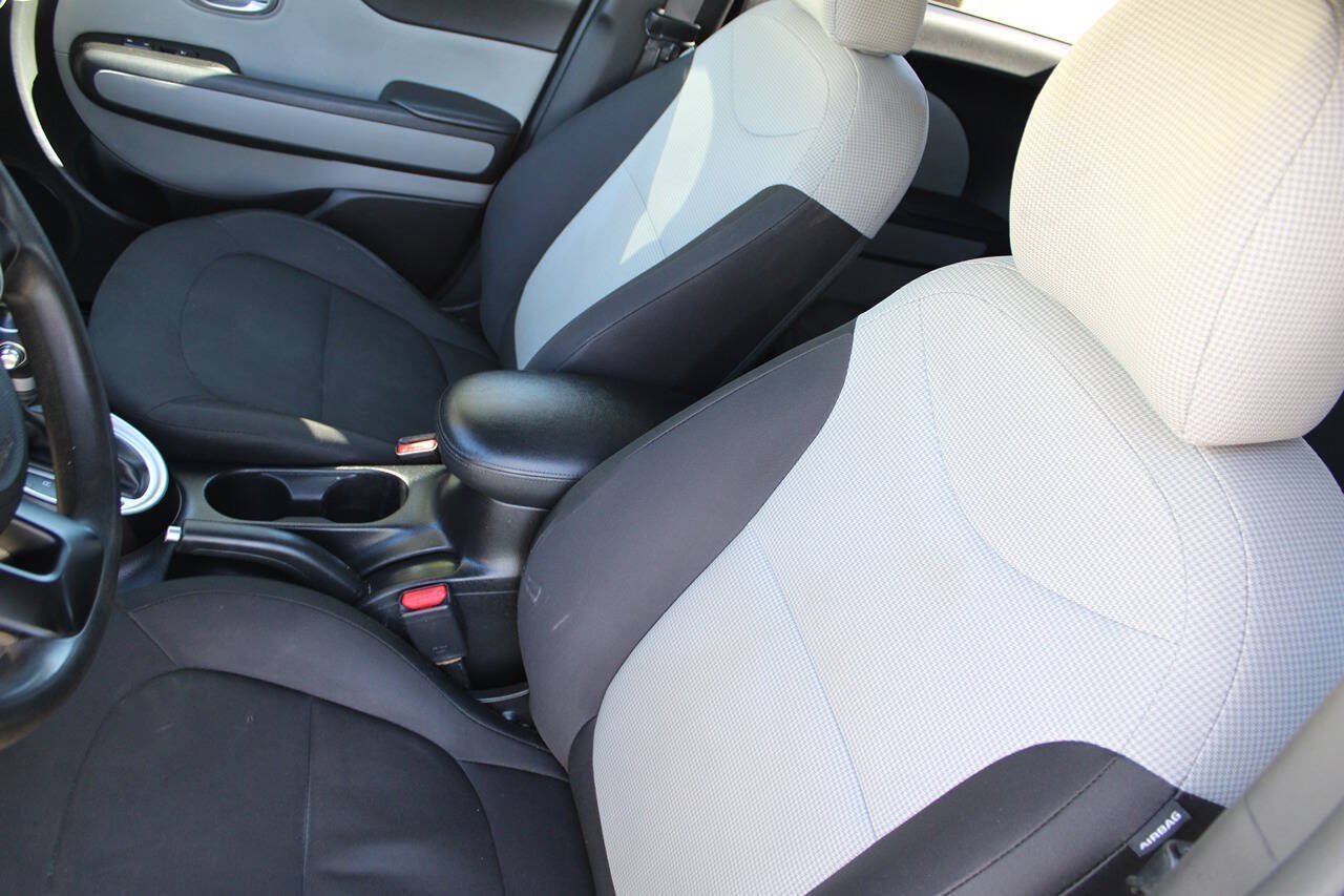 Used 2014 Kia Soul FWD image 20