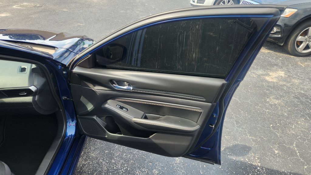 Used 2019 Nissan Altima 2.5 S FWD image 14