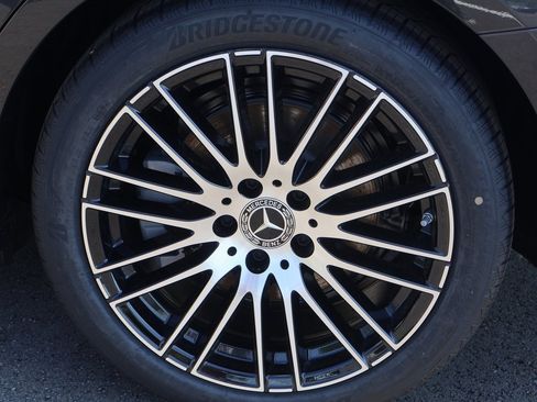 New 2025 Mercedes-Benz C 300 4MATIC Sedan image 38