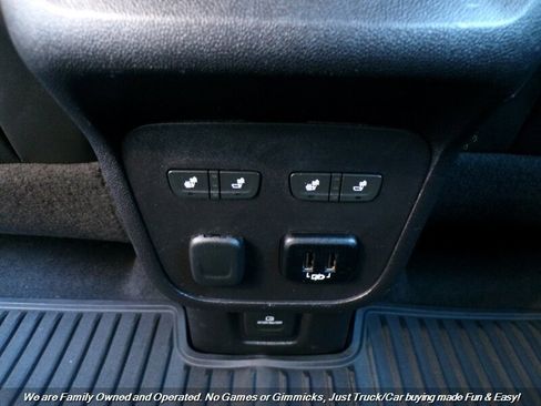 Used 2018 Chevrolet Equinox Premier image 46