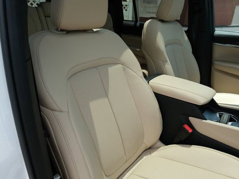 New 2025 Jeep Grand Cherokee Limited w/ Luxury Tech Group II AWD/4WD image 32