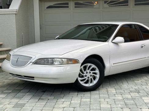 Used 1998 Lincoln Mark VIII image 2