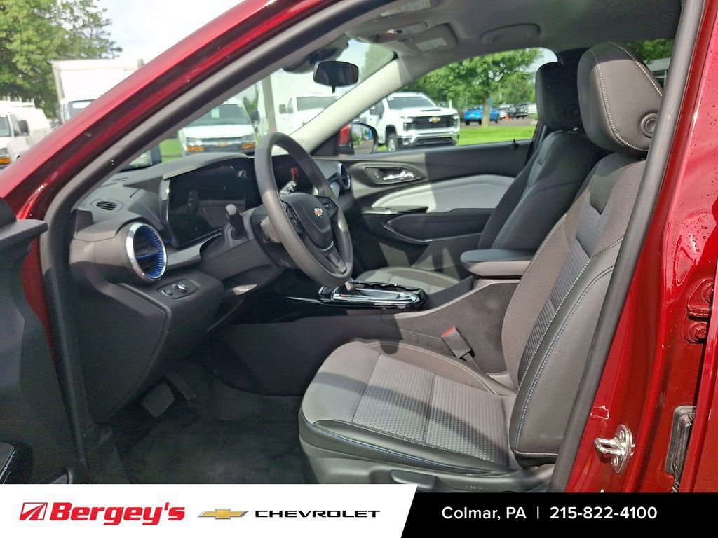 Certified 2024 Chevrolet Trax LT FWD image 16