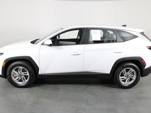 Certified 2025 Hyundai Tucson SE image 11