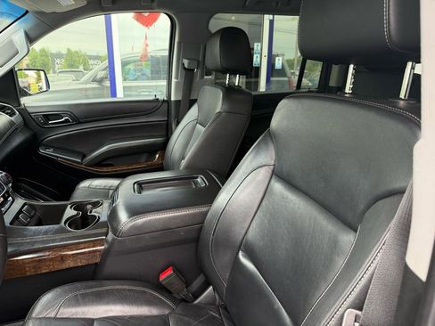 Used 2019 Chevrolet Suburban LT AWD/4WD image 14