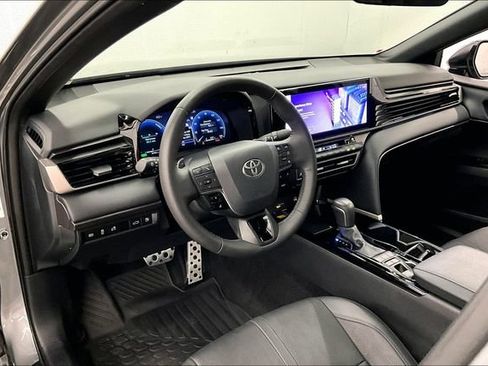 Used 2025 Toyota Camry XSE FWD image 16