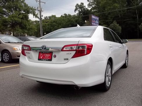 Used 2014 Toyota Camry XLE w/ Leather Package FWD image 3