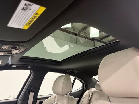 Used 2023 Genesis G70 2.0T w/ Sport Prestige Package image 25