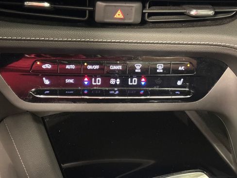Used 2023 Buick Envision Essence w/ Sport Touring Package FWD image 37