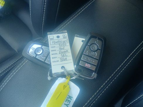 Used 2020 Ford Escape SEL image 33