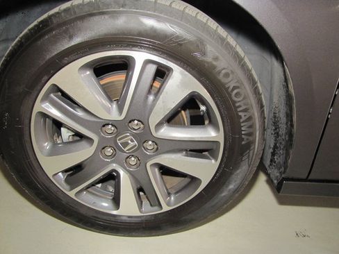 Used 2015 Honda Odyssey Touring image 25