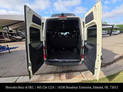 Used 2025 Mercedes-Benz Sprinter 2500 image 5