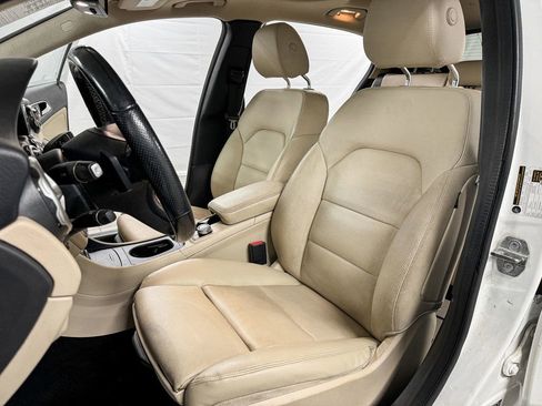 Used 2019 Mercedes-Benz GLA 250 4MATIC image 8