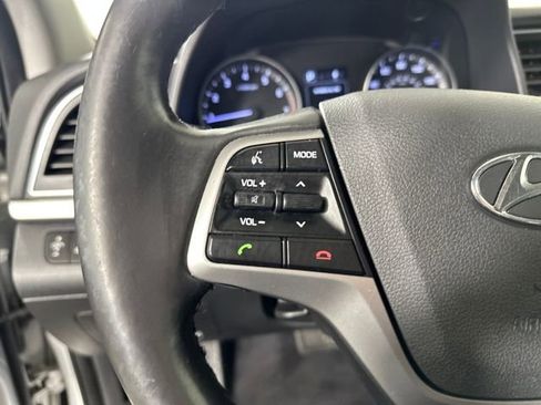 Used 2017 Hyundai Elantra Limited image 15