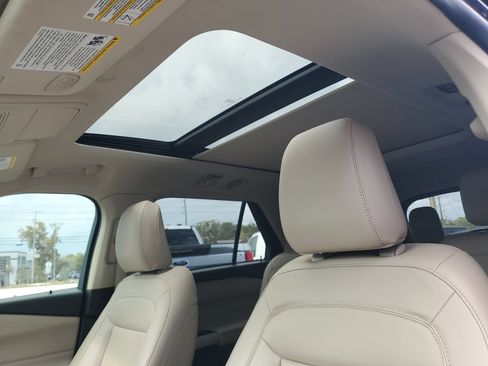 Used 2023 Ford Explorer XLT w/ Equipment Group 202A image 8