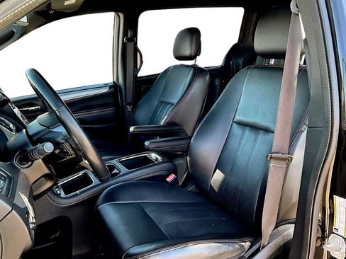 Used 2019 Dodge Grand Caravan GT image 23