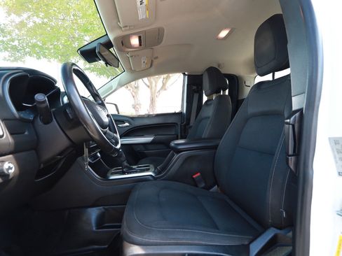 Used 2020 Chevrolet Colorado LT w/ Safety Package RWD image 10