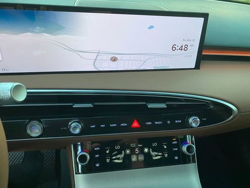 New 2026 Genesis GV70 2.5T Advanced AWD/4WD image 16