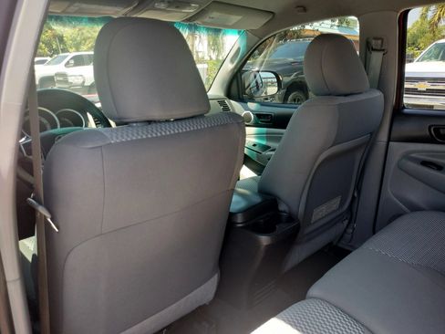 Used 2014 Toyota Tacoma PreRunner w/ SR5 Package RWD image 13