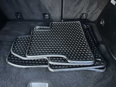 Used 2017 Jeep Cherokee 75th Anniversary image 21