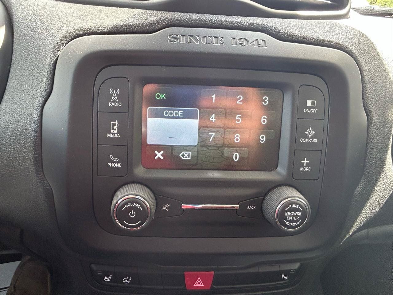 Used 2015 Jeep Renegade Trailhawk w/ Popular Equipment Group AWD/4WD image 22