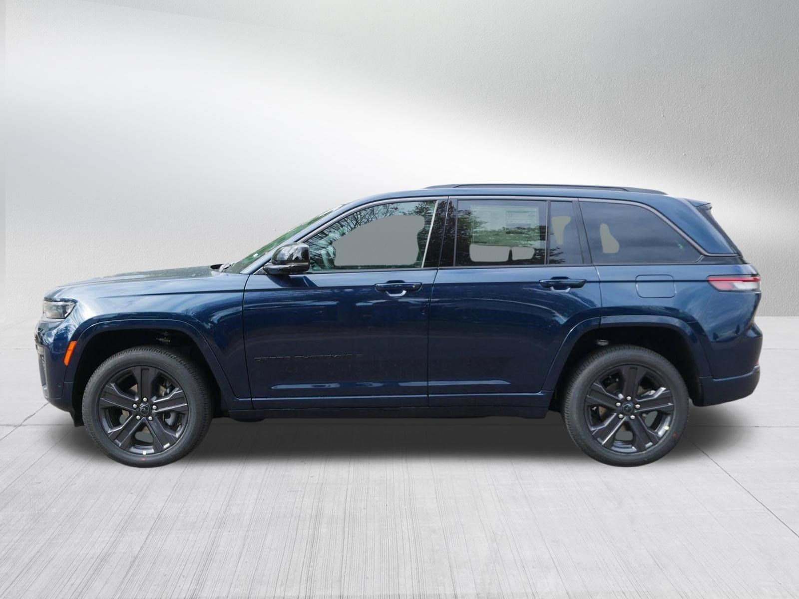 New 2027 Jeep Grand Cherokee Limited AWD/4WD image 4