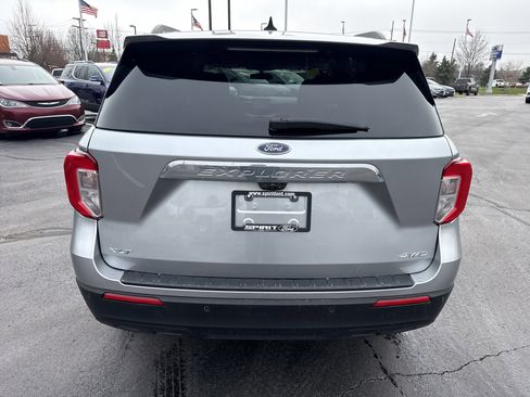 Certified 2024 Ford Explorer XLT image 6