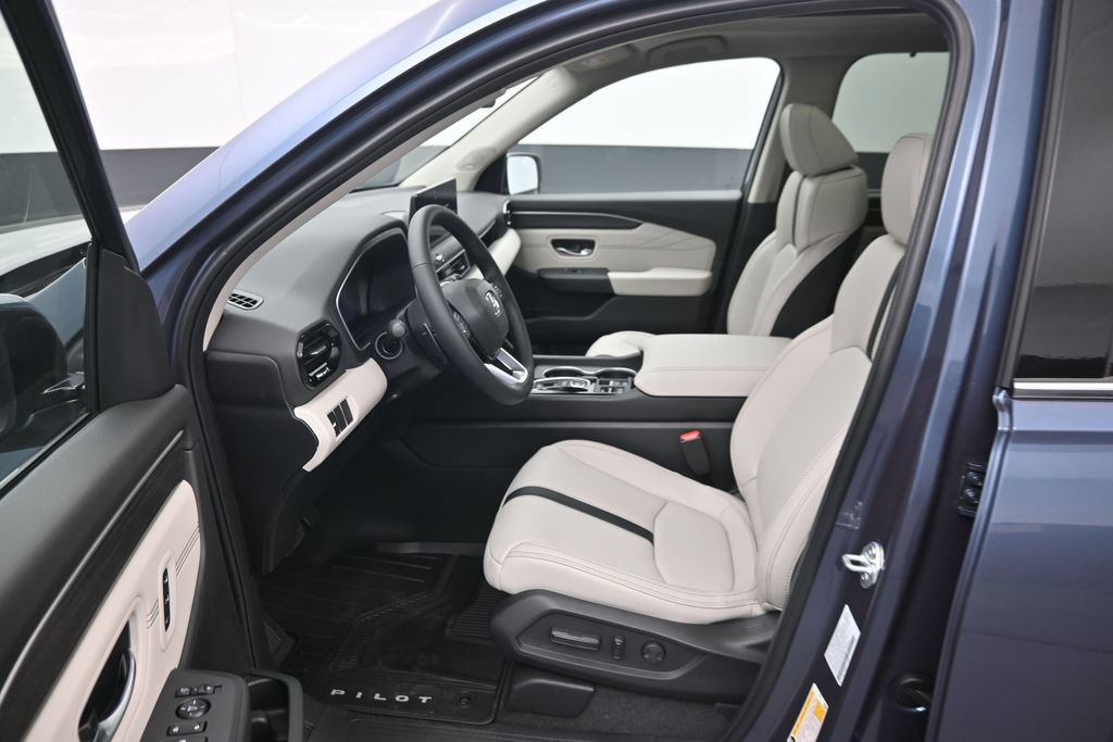 New 2026 Honda Pilot Touring image 9