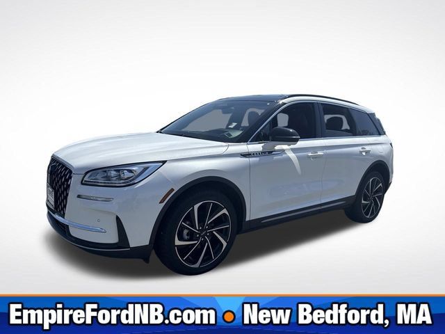 Used 2025 Lincoln Corsair Reserve w/ Equipment Group 202A AWD/4WD image 1