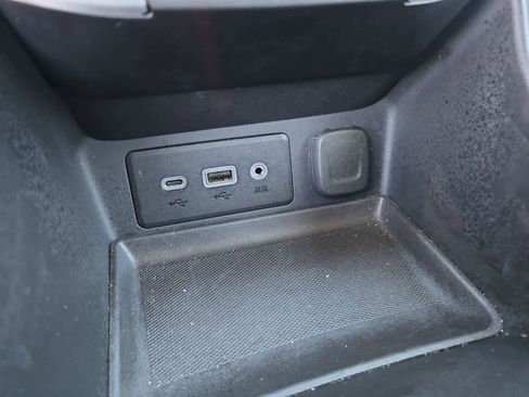 Used 2024 GMC Terrain SLE image 28