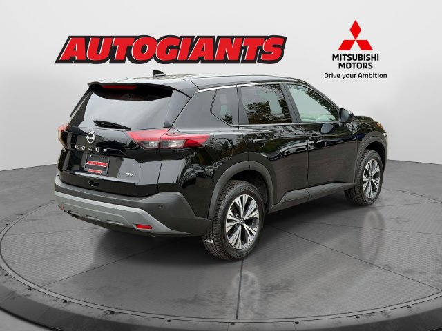 Used 2023 Nissan Rogue SV FWD image 2