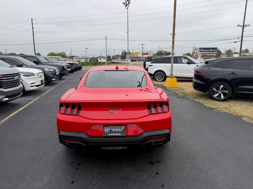 Used 2025 Ford Mustang GT Premium RWD image 4