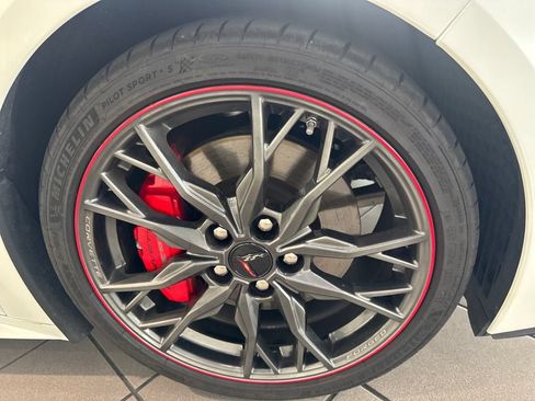 Used 2023 Chevrolet Corvette Stingray Premium Cpe w/ Z51 Performance Package RWD image 4