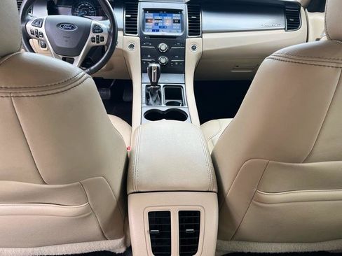 Used 2018 Ford Taurus SEL w/ Equipment Group 201A FWD image 10