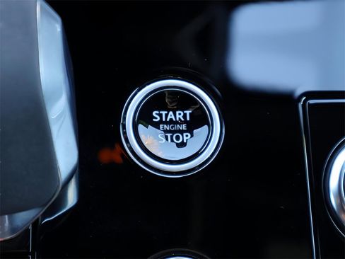 Used 2023 Land Rover Range Rover Sport SE Dynamic image 28