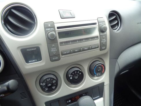 Used 2009 Toyota Matrix FWD image 31