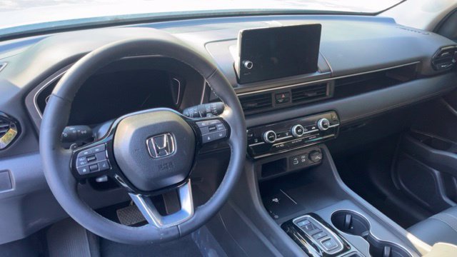 Used 2025 Honda Pilot EX-L image 6