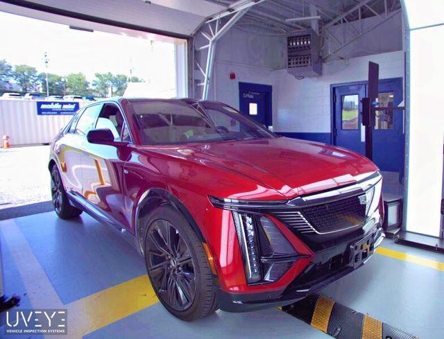 Used 2024 Cadillac Lyriq Sport w/ Nappa Leather Package AWD/4WD image 3