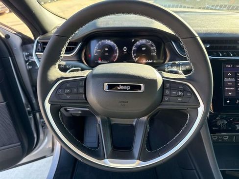 New 2025 Jeep Grand Cherokee L Altitude image 16