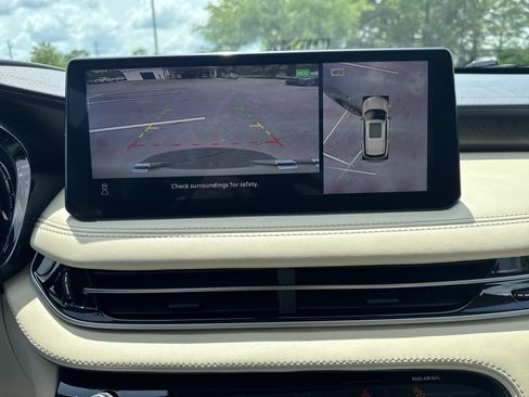 Used 2023 INFINITI QX60 Sensory w/ Vision Package AWD/4WD image 19