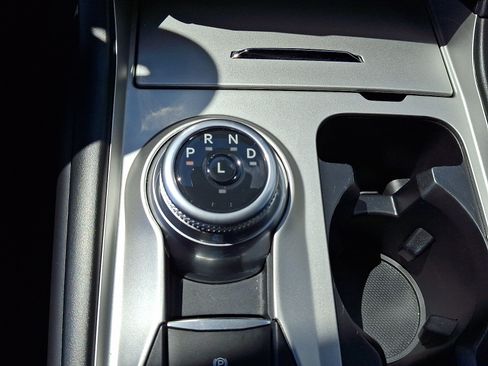 Used 2024 Ford Explorer XLT AWD/4WD image 11