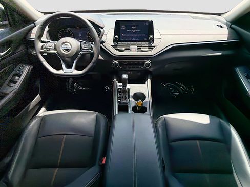 Used 2020 Nissan Altima 2.5 SR w/ Premium Package FWD image 14