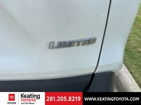 Used 2020 Toyota RAV4 Limited FWD image 10