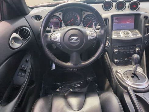 Used 2015 Nissan 370Z Coupe RWD image 20