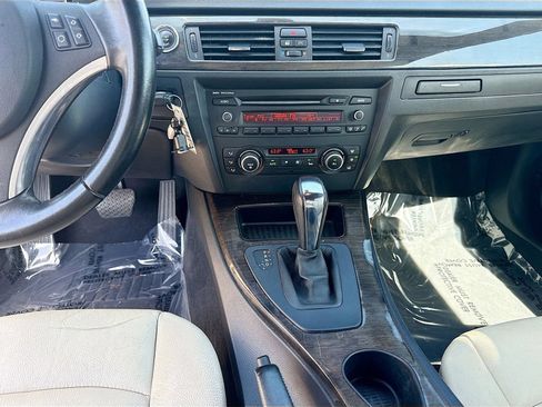 Used 2011 BMW 328i Convertible RWD image 18