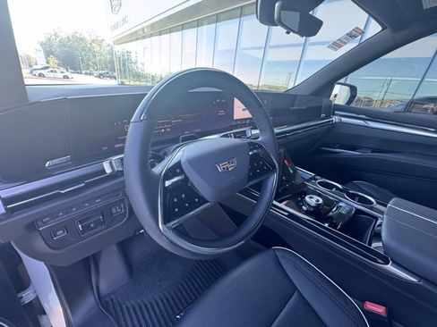 Used 2025 Cadillac Escalade ESV Sport w/ LPO, ONYX Package image 12